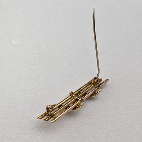 古董 9 克拉金綠寶石和珍珠胸針